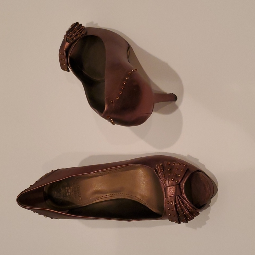 Vince Camuto| peep toe heels